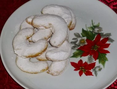 Vanille Kipferl: Τα παραδοσιακά κουλουράκια βανίλιας made in Greece κατακτούν τη Γερμανία (Βίντεο)